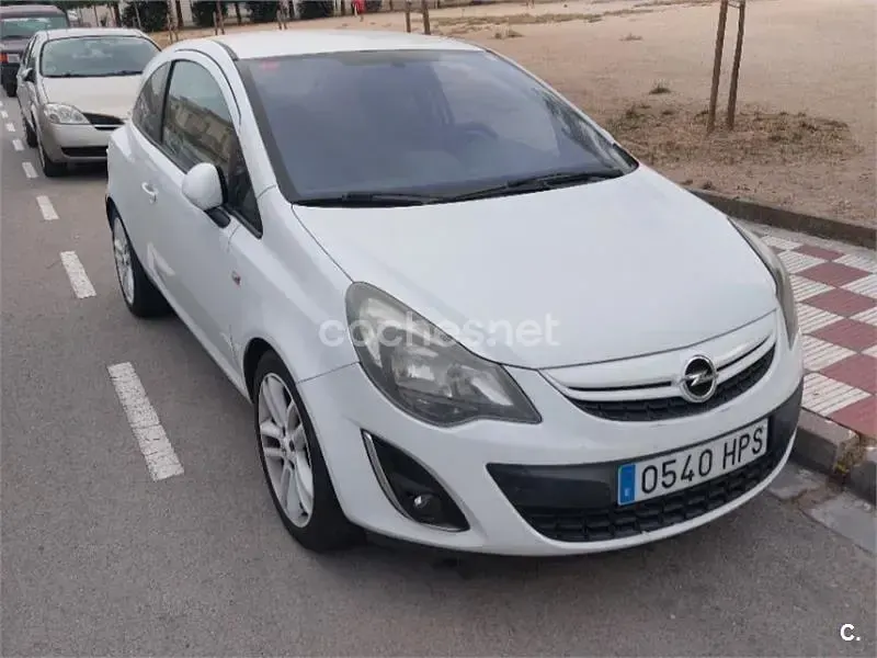 Usado Opel Corsa Color Edition 100 CV (73 kW) 2013 Blanco Utilitario