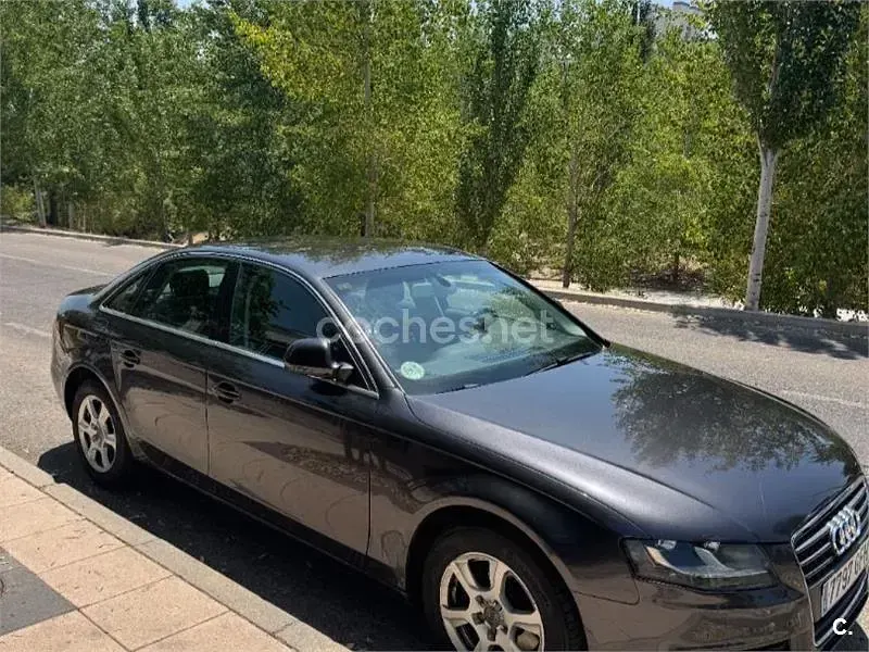 Usado Audi A4 140 CV (102 kW) 2008 Gris / plata Berlina