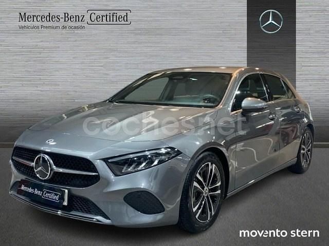 Gris / plata Usado 2024 Mercedes A180 Berlina | 29.600 € (Buen precio) - Imagen 1/3