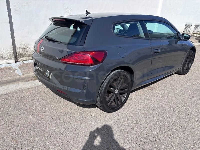 Usado VW Scirocco R-line 125 CV (91 kW) 2015 Gris / plata Coupe