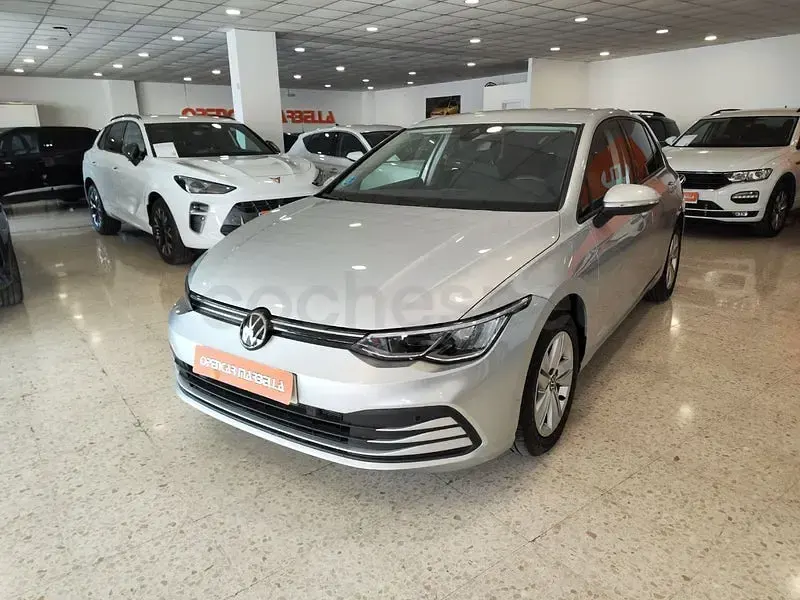Usado VW Golf VIII Life 110 CV (80 kW) 2024 Gris / plata Berlina