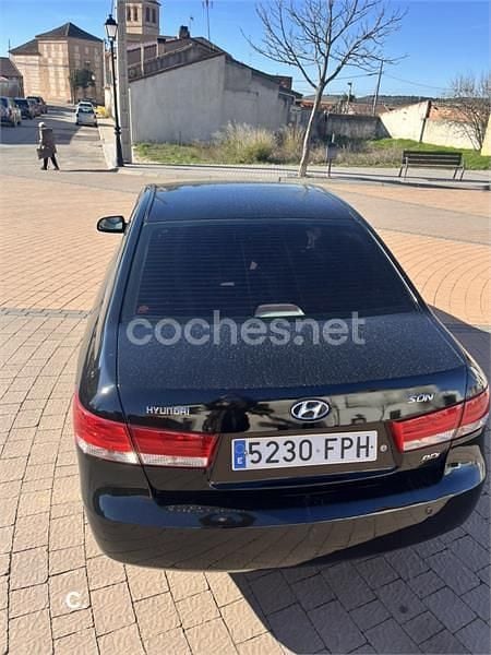 Usado Hyundai Sonata Comfort 140 CV (102 kW) 2007 Negro Berlina