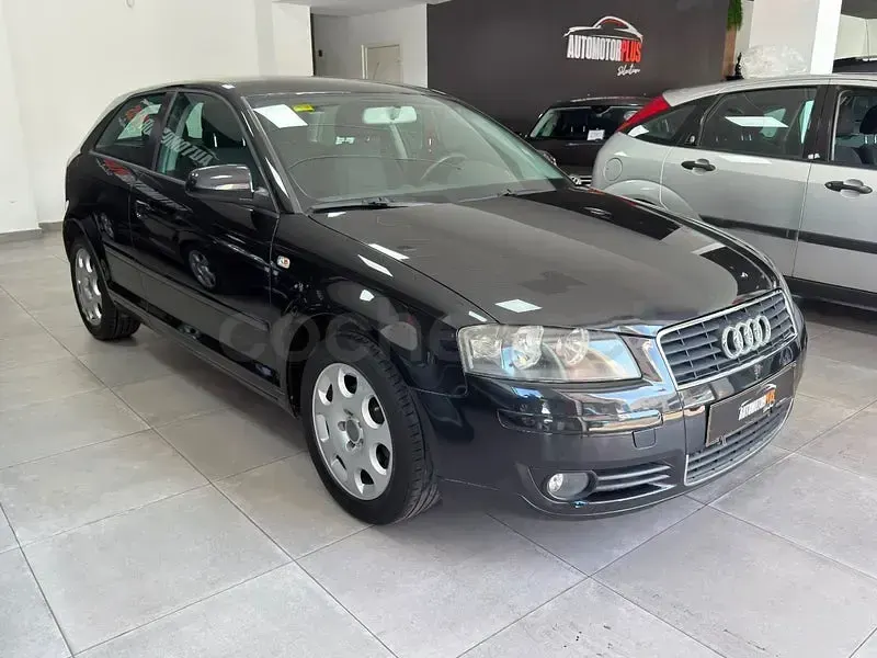Usado Audi A3 Ambition 115 CV (84 kW) 2004 Negro Utilitario