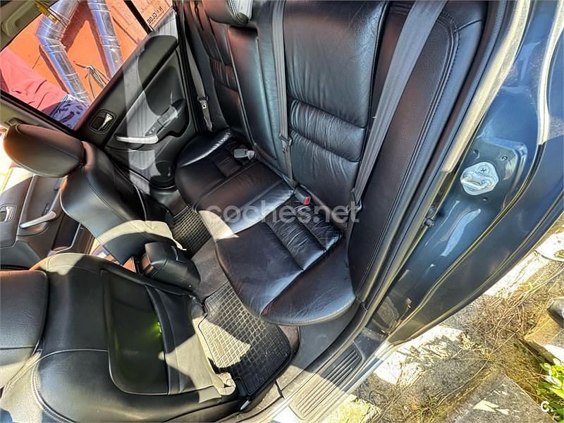 Usado Honda Accord Executive 140 CV (102 kW) 2005 Gris / plata Berlina