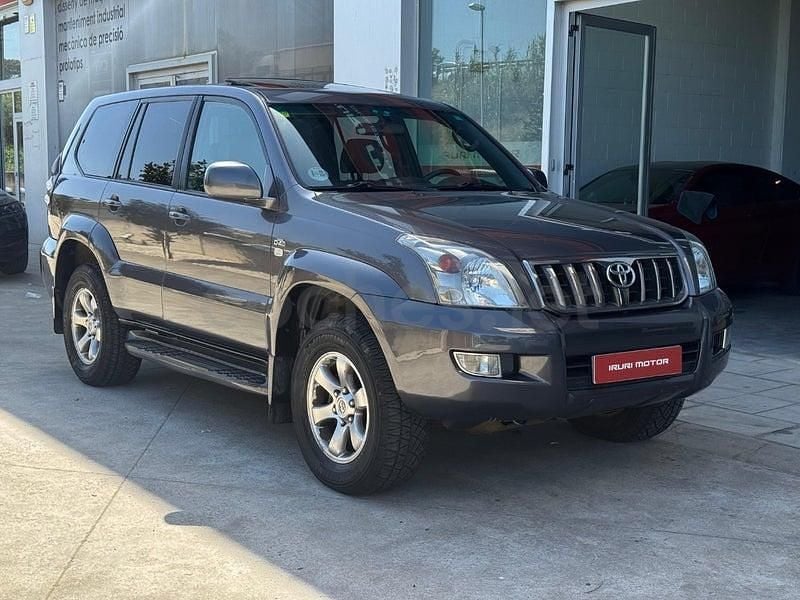 Używany Toyota Land Cruiser 173 KM (127 kW) 2008 Szary SUV