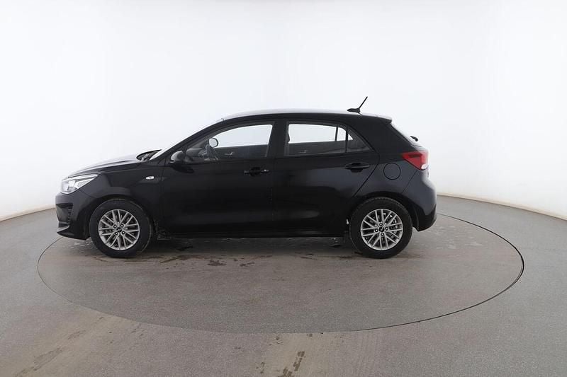 Usado Kia Rio 101 CV (74 kW) 2023 Negro Utilitario
