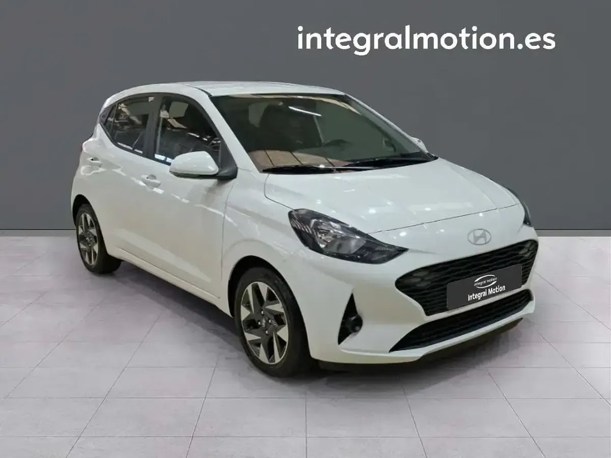 Używany Hyundai i10 66 KM (48 kW) 2024 Biały Hatchback