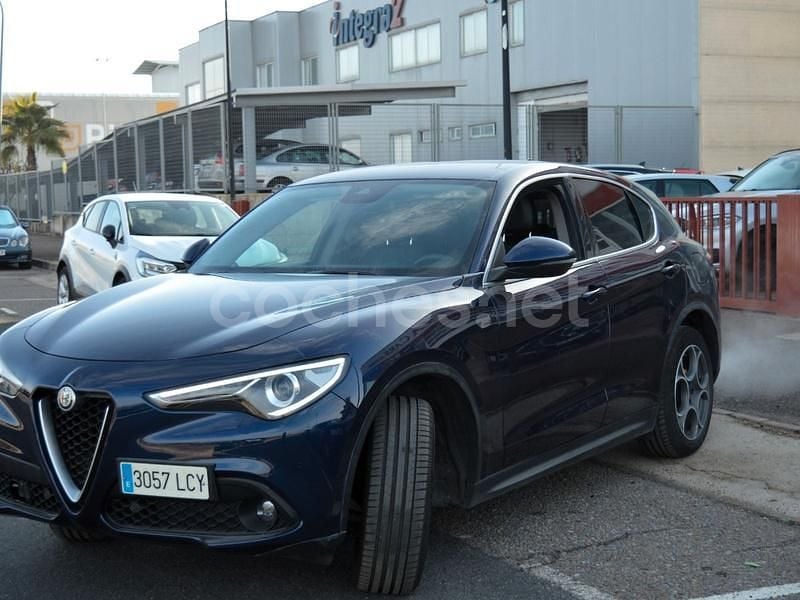 Usado Alfa Romeo Stelvio Executive 210 CV (154 kW) 2019 Azul SUV
