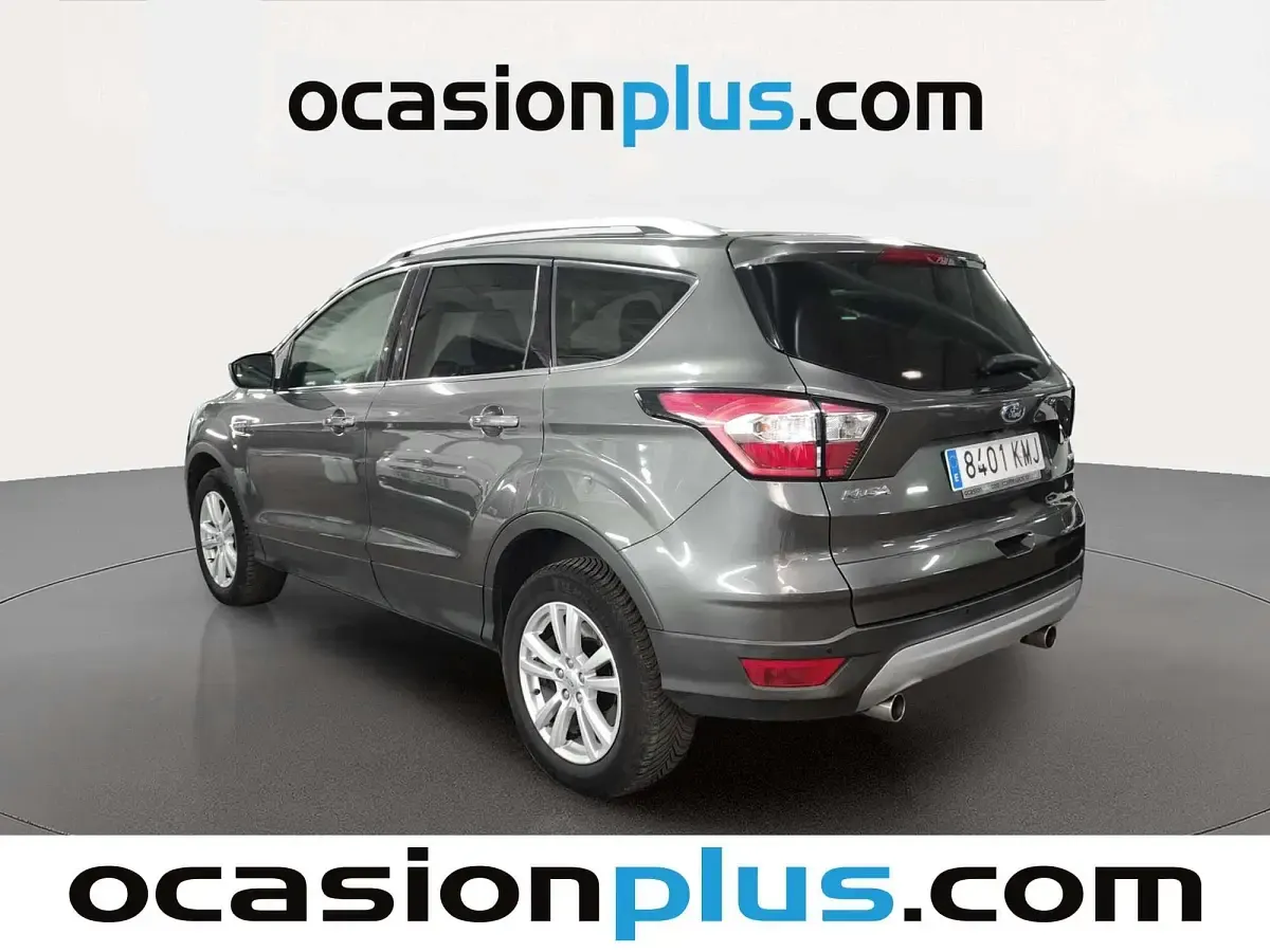Usado Ford Kuga Trend+ 120 CV (88 kW) 2018 Gris SUV