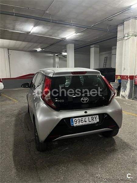 Usado Toyota Aygo X-play 72 CV (52 kW) 2021 Gris / plata Utilitario