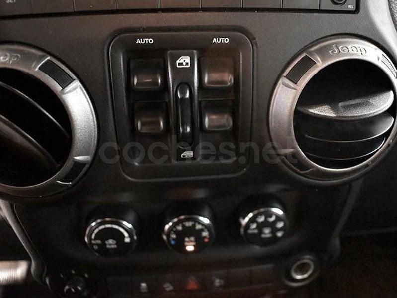 Usado Jeep Wrangler Unlimited Sport 200 CV (147 kW) 2018 Rojo SUV