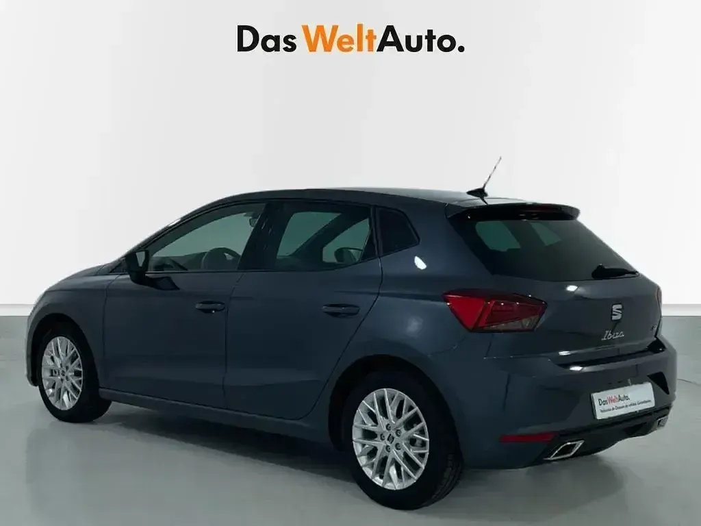 Usado Seat Ibiza FR 115 CV (84 kW) 2025 Gris Utilitario