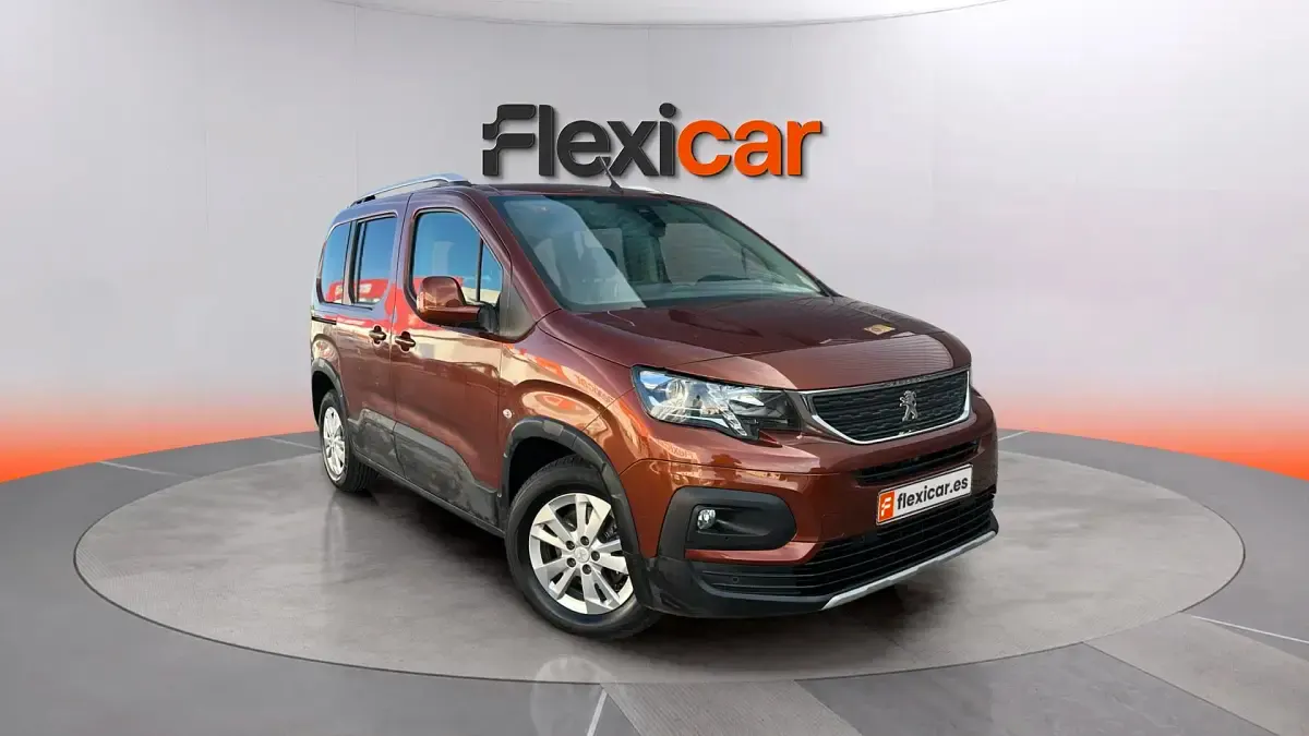 Usado Peugeot Rifter Allure 100 CV (73 kW) 2019 Monovolumen