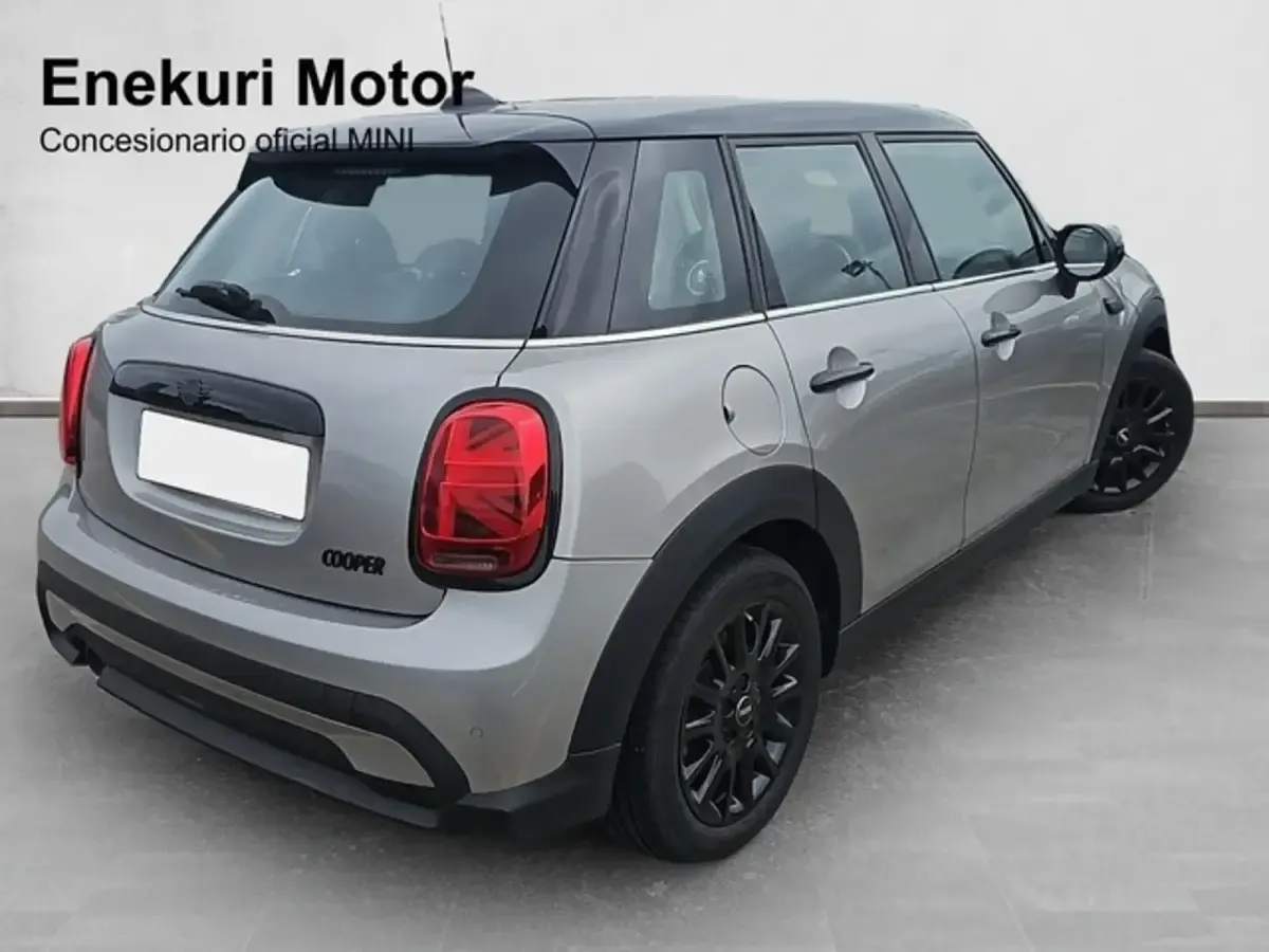 Usado Mini Cooper 136 CV (100 kW) 2024 Plateado Utilitario