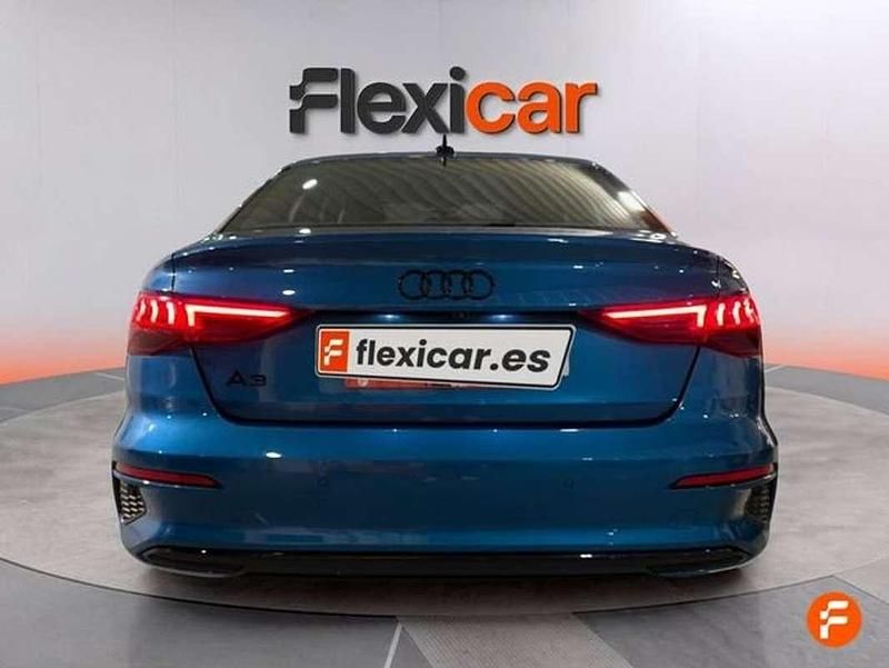 Usado Audi A3 Premium 110 CV (80 kW) 2023 Azul Berlina