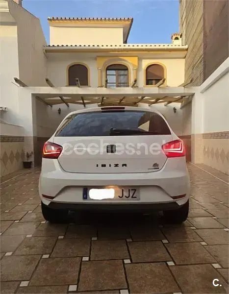 Usado Seat Ibiza Reference 90 CV (66 kW) 2015 Blanco Berlina
