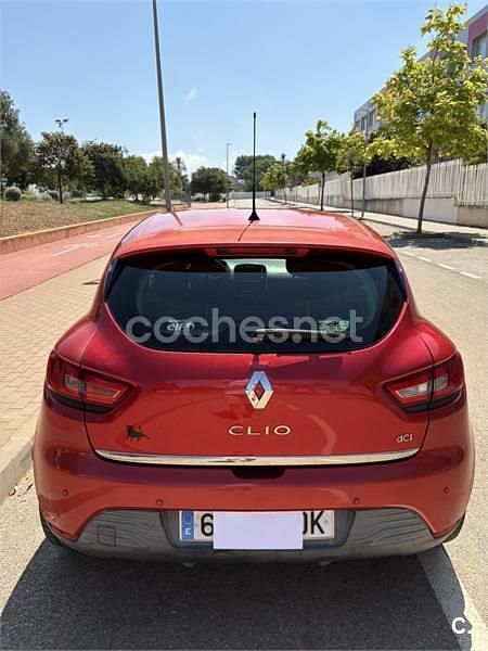Usado Renault Clio IV Expression 90 CV (66 kW) 2015 Rojo Berlina