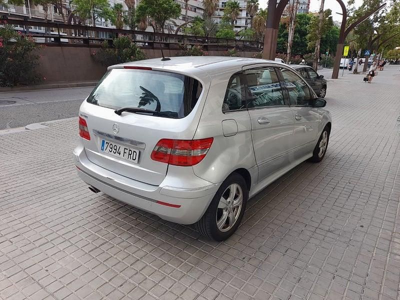 Usado Mercedes B200 136 CV (100 kW) 2007 Gris / plata Monovolumen