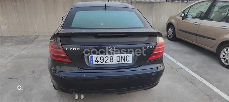 Usado Mercedes C200 122 CV (89 kW) 2004 Azul Berlina