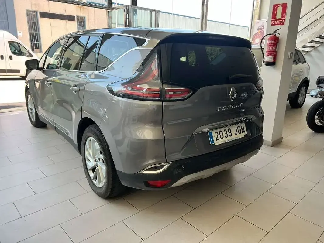 Usado Renault Espace Initiale Paris 160 CV (117 kW) 2015 Gris Monovolumen
