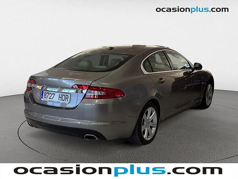 Usado Jaguar XF Luxury 241 CV (177 kW) 2011 Gris beige Berlina