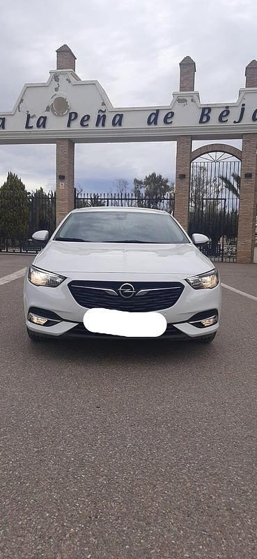 Usado Opel Insignia Selective 136 CV (100 kW) 2019 Blanco Berlina