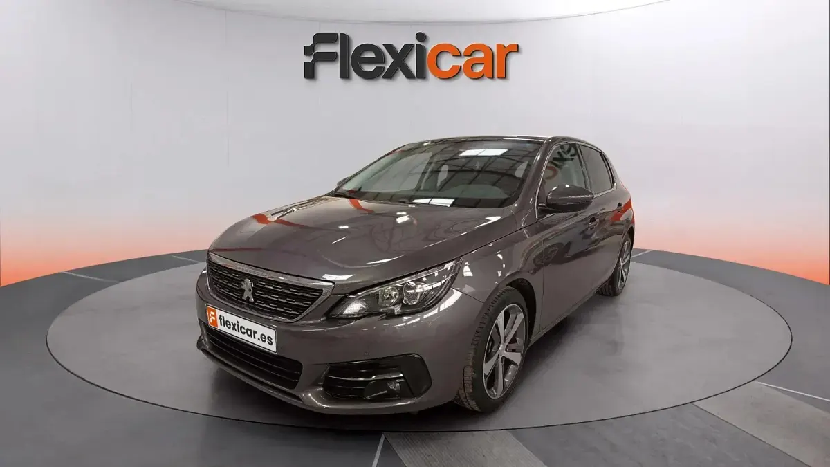 Usado Peugeot 308 Allure 131 CV (96 kW) 2019 Gris Utilitario