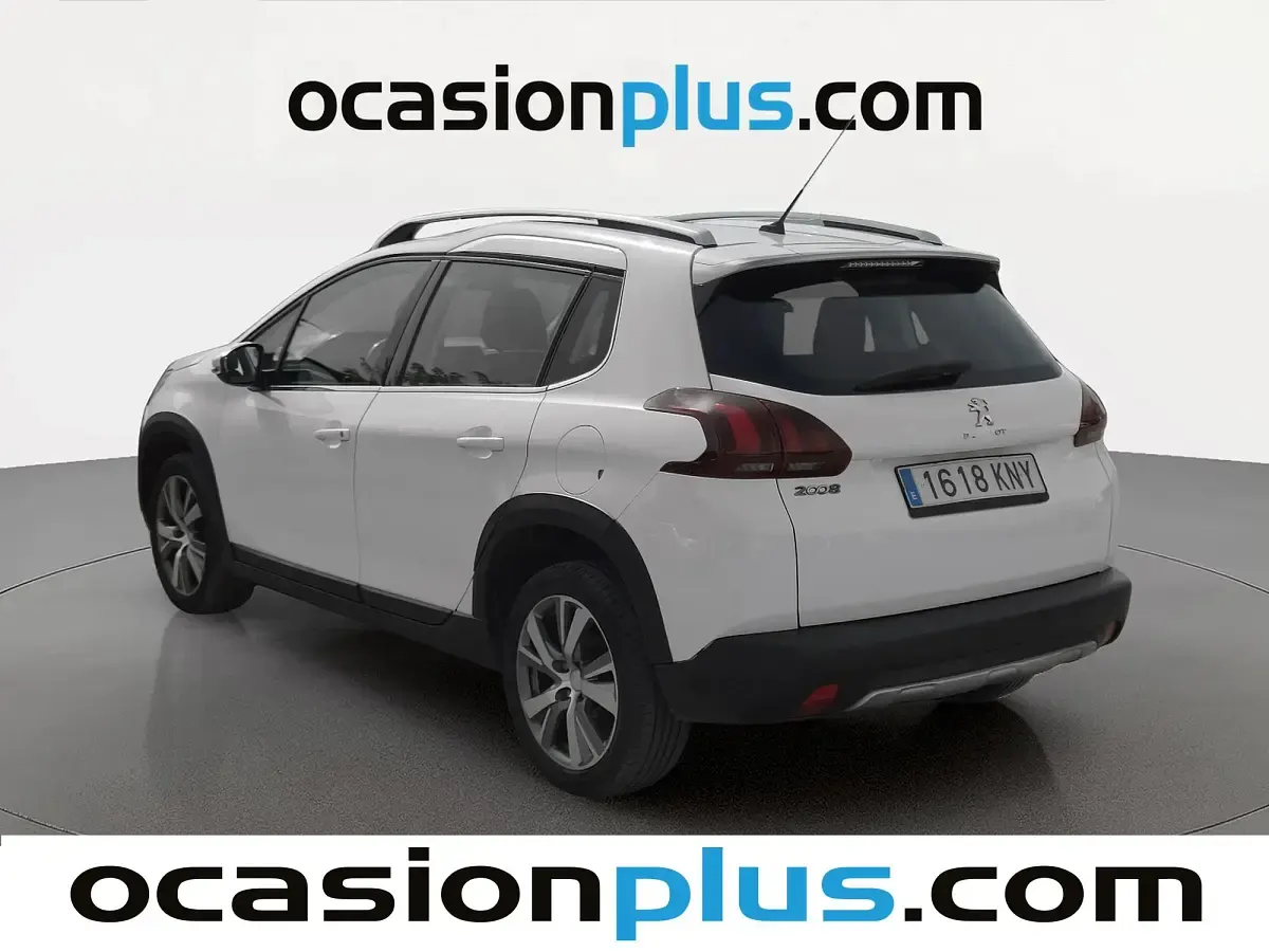 Usado Peugeot 2008 Allure 100 CV (73 kW) 2018 Blanco SUV