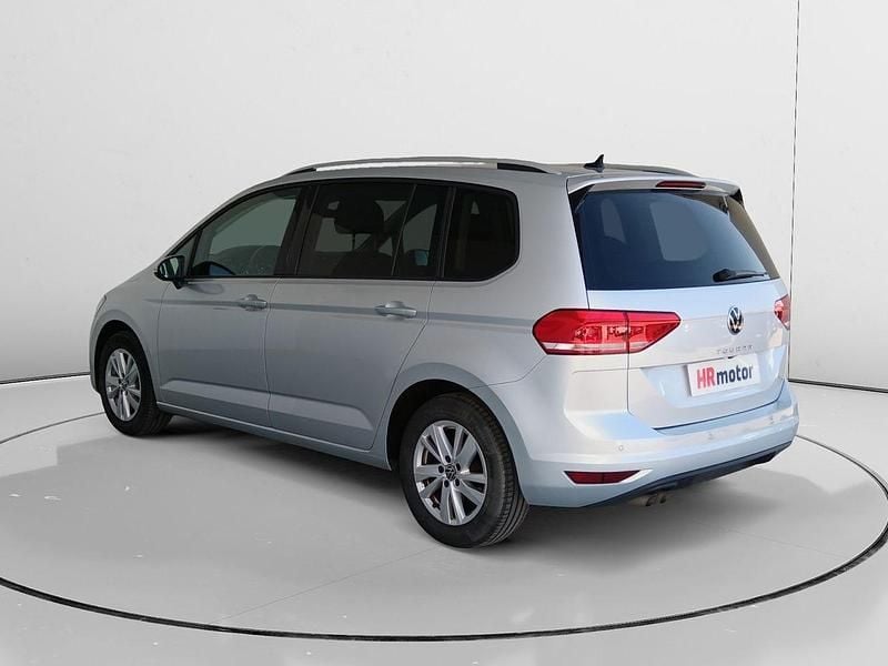 Usado VW Touran Advance 150 CV (110 kW) 2023 Gris Monovolumen
