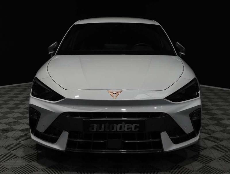 Usado Cupra Leon 150 CV (110 kW) 2025 Blanco Utilitario