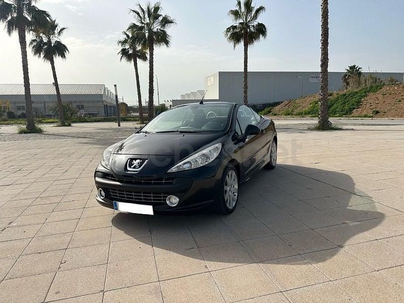 Usado Peugeot 207 CC Sport 110 CV (80 kW) 2010 Negro Descapotable