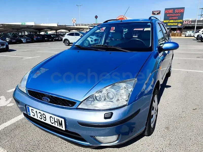 Usado Ford Focus Ghia 100 CV (73 kW) 2003 Azul Familiar