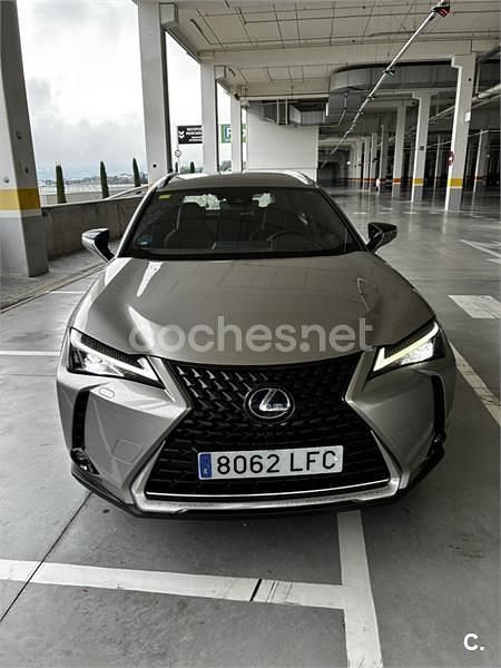 Usado Lexus UX Business Edition 184 CV (135 kW) 2020 Gris / plata SUV