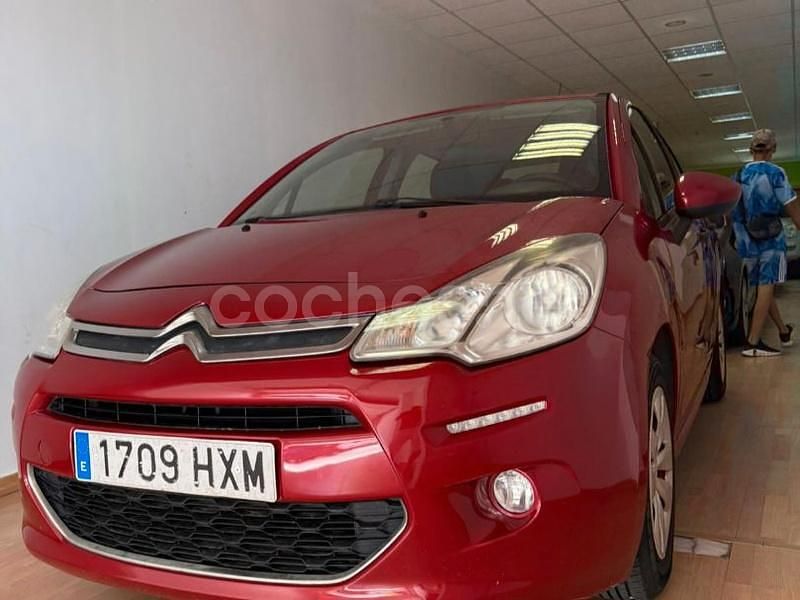 Usado Citroën C3 Attraction 68 CV (50 kW) 2014 Granate Utilitario