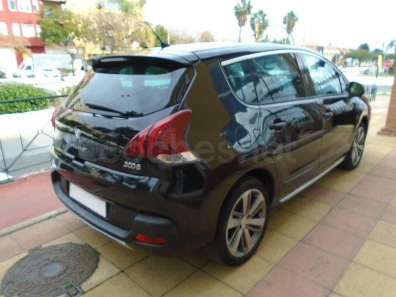 Usado Peugeot 3008 200 CV (147 kW) 2015 Negro Familiar