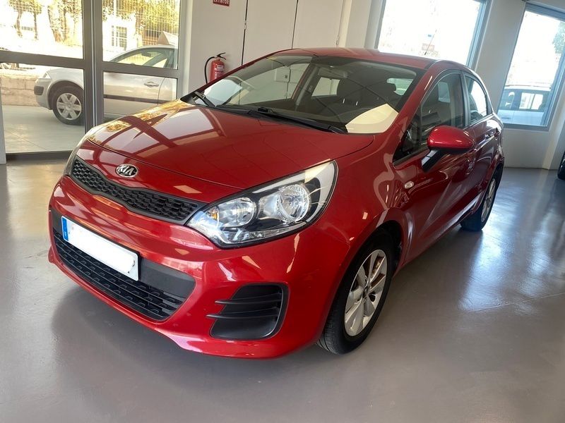 Rojo Usado 2017 Kia Rio | 9800 € (Precio justo) - Imagen 1/2