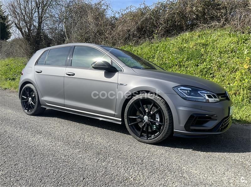 Usado VW Golf VII R 310 CV (228 kW) 2018 Gris / plata Berlina