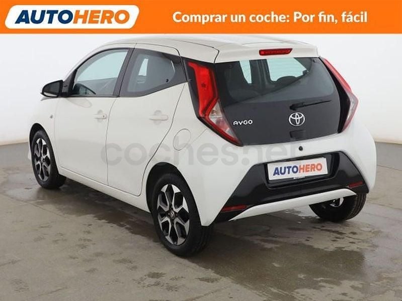 Usado Toyota Aygo X-play 72 CV (52 kW) 2019 Blanco Utilitario