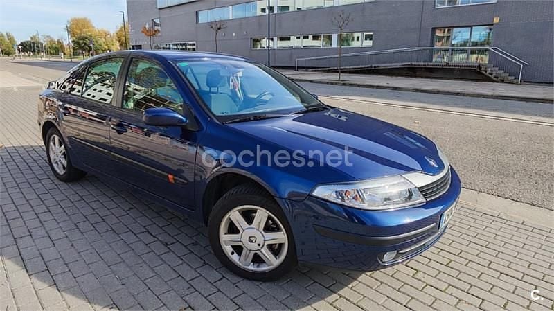 Usado Renault Laguna II Expression 110 CV (80 kW) 2004 Azul Berlina