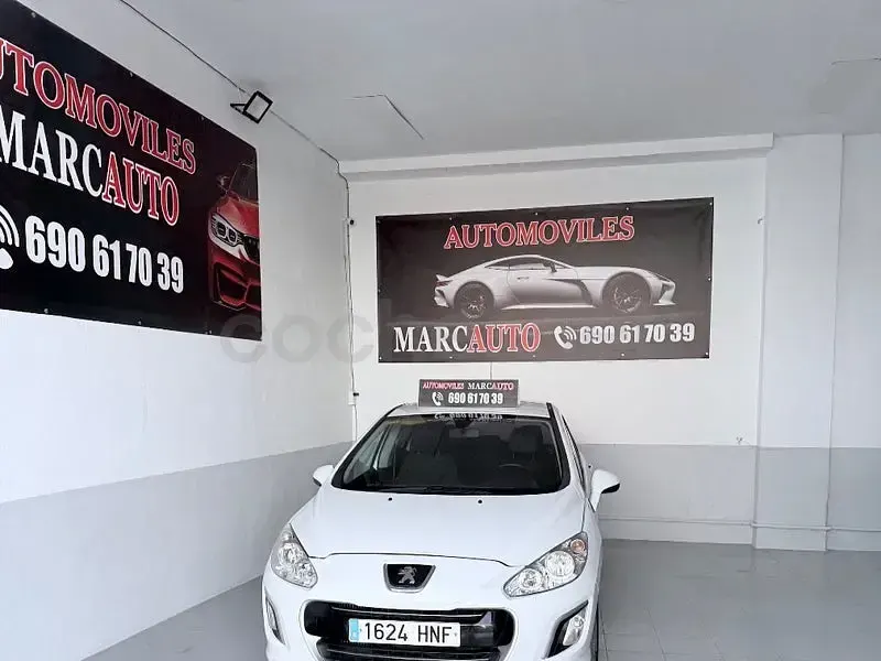 Usado Peugeot 308 Active 112 CV (82 kW) 2012 Blanco Berlina