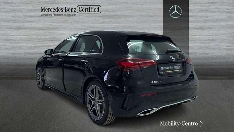 Usado Mercedes A180 109 CV (80 kW) 2024 Negro Utilitario