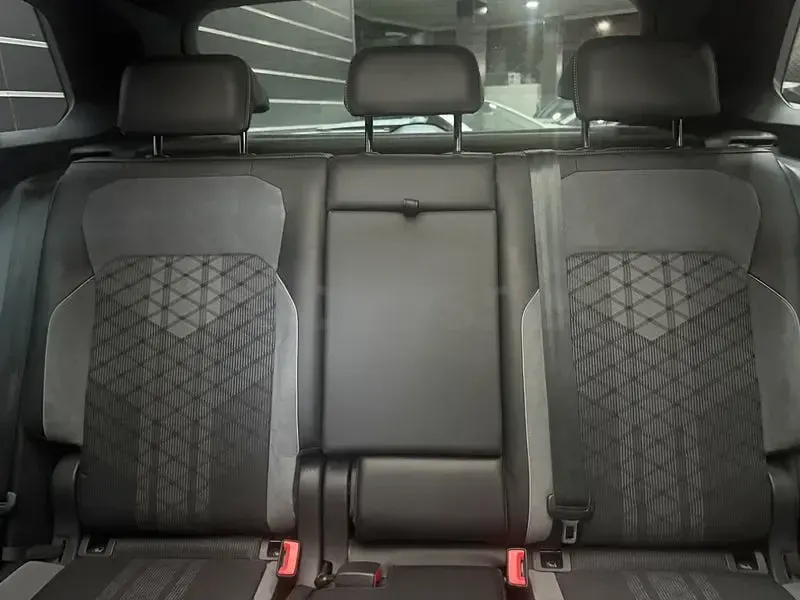 Usado VW Tiguan R-line 150 CV (110 kW) 2022 Blanco SUV