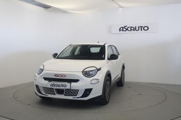 Usado 2023 Fiat 600 Red | 25.900 € (Buen precio) - Imagen 1/4