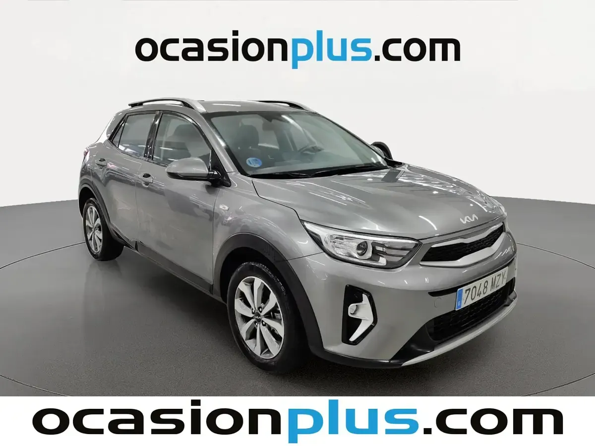 Usado Kia Stonic 101 CV (74 kW) 2025 Gris SUV