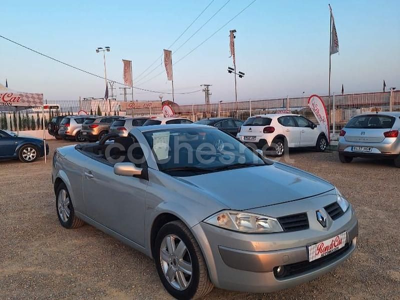 Gris / plata Usado 2006 Renault Mégane Cabriolet Dynamique Descapotable | 3900 € (Caro) - Imagen 1/4
