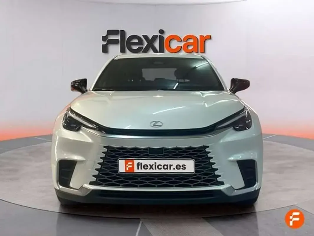 Usado Lexus LBX 136 CV (100 kW) 2024 Blanco SUV