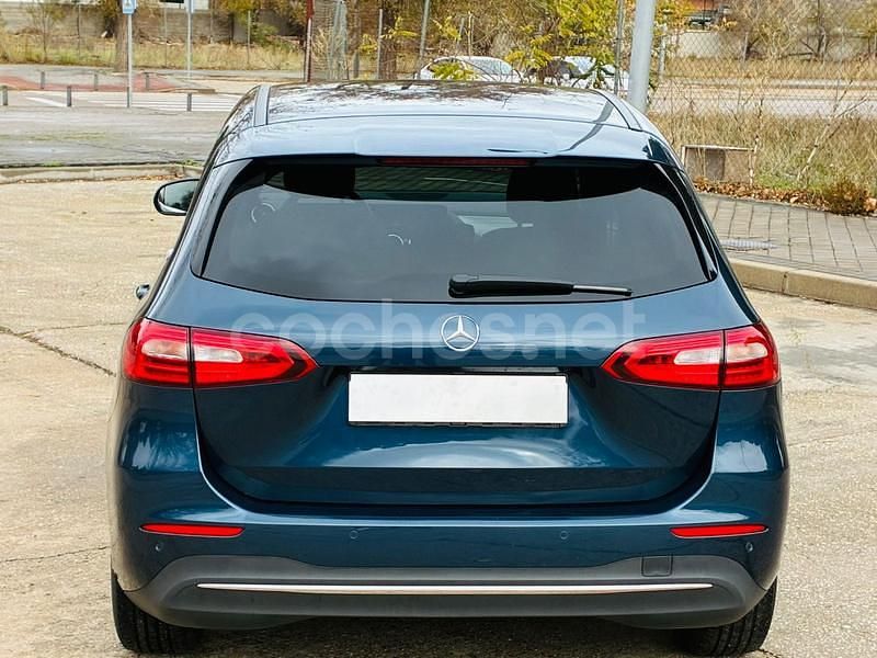 Usado Mercedes B200 136 CV (100 kW) 2019 Azul Monovolumen