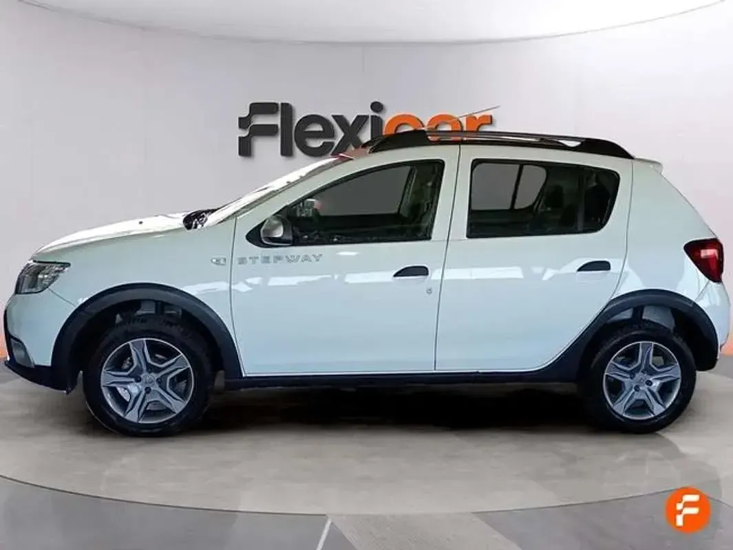 Usado Dacia Sandero Essentiel 91 CV (66 kW) 2020 Blanco Utilitario