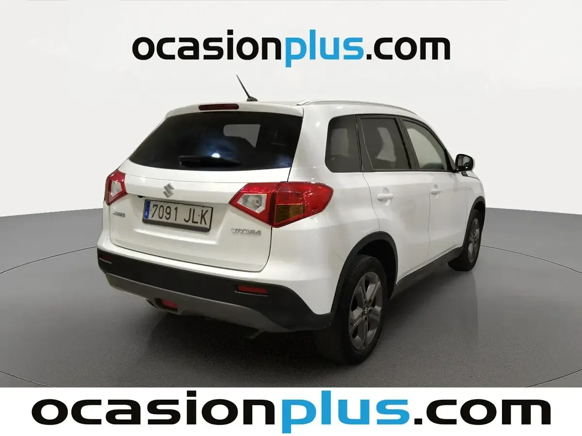 Usado Suzuki Vitara GLX 120 CV (88 kW) 2016 Blanco SUV