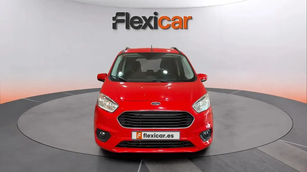 Usado Ford Tourneo Courier Trend 100 CV (73 kW) 2019 Rojo Monovolumen